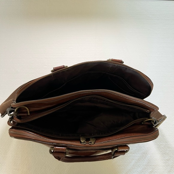 Genuine Leather Fossil Messenger Bag - Picture 4 of 8